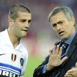 Chivu com Mourinho no Inter em 2010 (IMAGO)