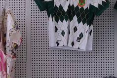 Paços de Ferreira imita diretos de venda de roupa para apresentar nova camisola